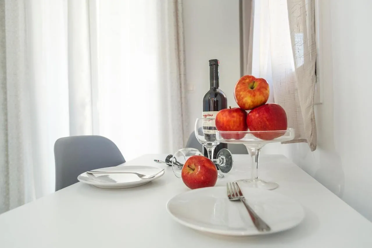 Nikogroup Plaza Apartment Polychrono